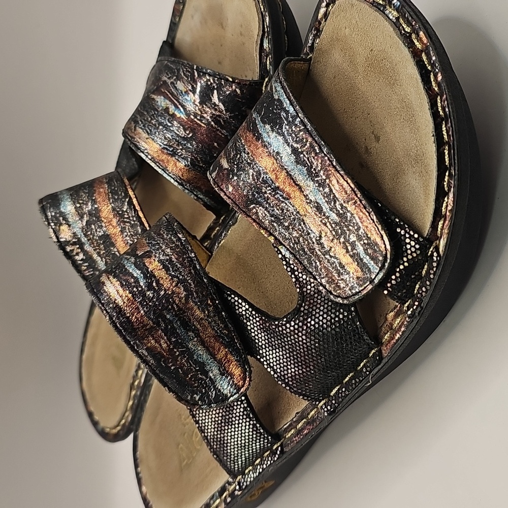 Algeria sandals size 37